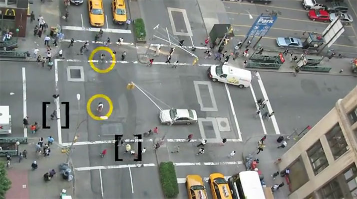 Vidéo impressionnante de vélos dans 3 Way Street from New York